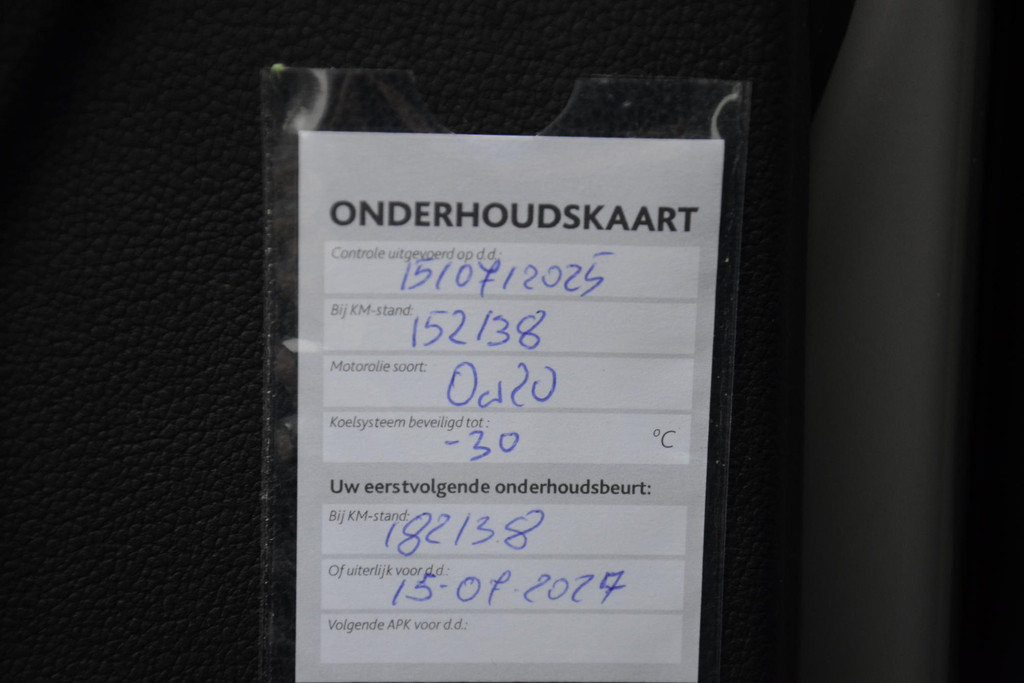 53384521-66.jpg